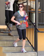 http://img206.imagevenue.com/loc152/th_848294685_Ashley_Greene_Leaving_The_Gym_In_Studio_City_Mar10_blase_NS4W5_123_152lo.jpg