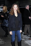 th_23380_jennifer_garner_letterman_tikipeter_celebritycity_017_123_180lo.jpg