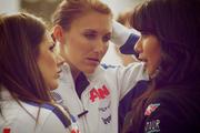 th_014019159_lucy_pinder_16_10_2011_btcc_silverstone_grid_girl_team_aon_tom_chilton_3_7108_122_193lo.jpg