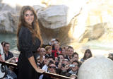 th_38156_Preppie_-_Penelope_Cruz_at_photocall_for_the_presentation_of_Broken_Embraces_in_Rome_-_Nov._7_2009_4162_122_23lo.jpg