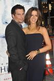th_89804_Kate_Beckinsale_-_Whiteout_premiere_in_Los_Angeles_-_September_9_2009_018_122_32lo.jpg