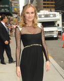 http://img206.imagevenue.com/loc425/th_87381_celebrity-paradise.com-The_Elder-Diane_Kruger_2009-08-18_-_At_Late_Show_with_David_Letterman_4121_122_425lo.jpg