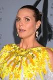 th_79619_heidiklummomstobenightout_tikipetercelebritycity078_123_438lo.jpg