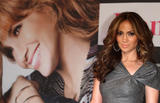 th_21276_celebrity_paradise.com_TheElder_JenniferLopez2010_04_30_TheBack_upPlanphotocallinKln_122_86lo.jpg