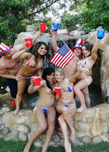 http://img206.imagevenue.com/loc244/th_967690663_TeaganSummers1_123_244lo.jpg